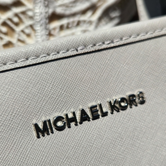 Michael Kors Jet Set Tote Light Gray New with tags! - Picture 7 of 13